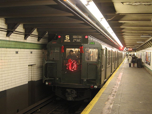 640px NYC Subway R1 100
